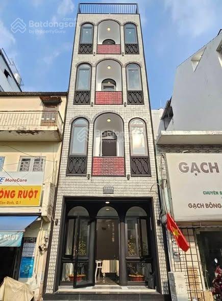 Bán nhà siêu vị trí mặt tiền trần hưng đạo q1  (4x20m) 5 tầng  hđt 200tr/tháng  giá 50 tỷ