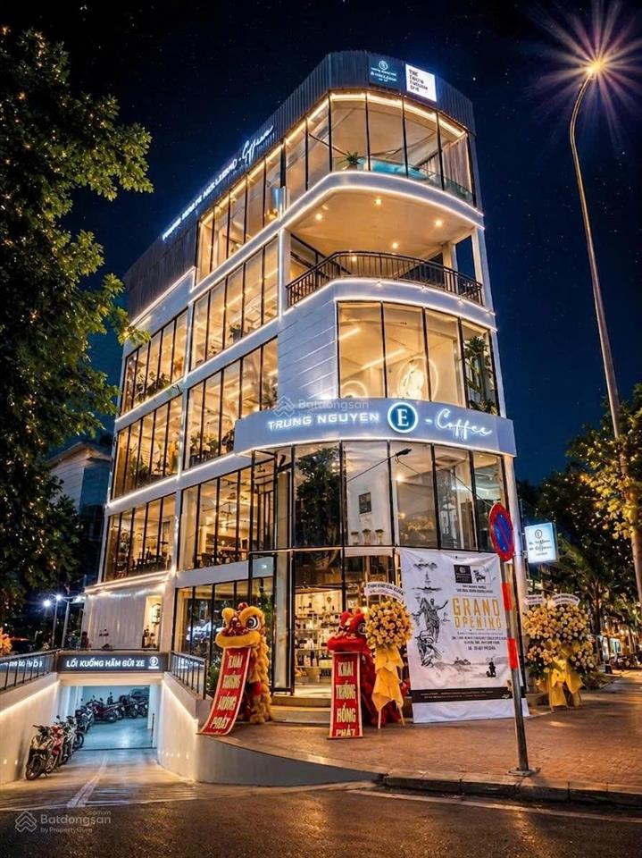 Bán nhà vị trí sáng góc 2 mt nguyễn tri phương q10  (7x15m)  hầm, 6 tầng  hđt 230tr/th  55 tỷ