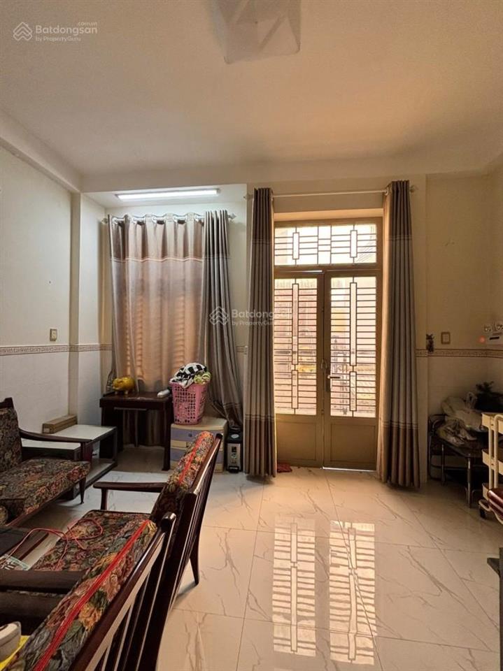 Nhà đẹp 5 tầng  cách 1 căn ra mặt tiền  vị trí vip ngay cầu chữ y  quận 8  4pn, 3wc chỉ 6 tỷ