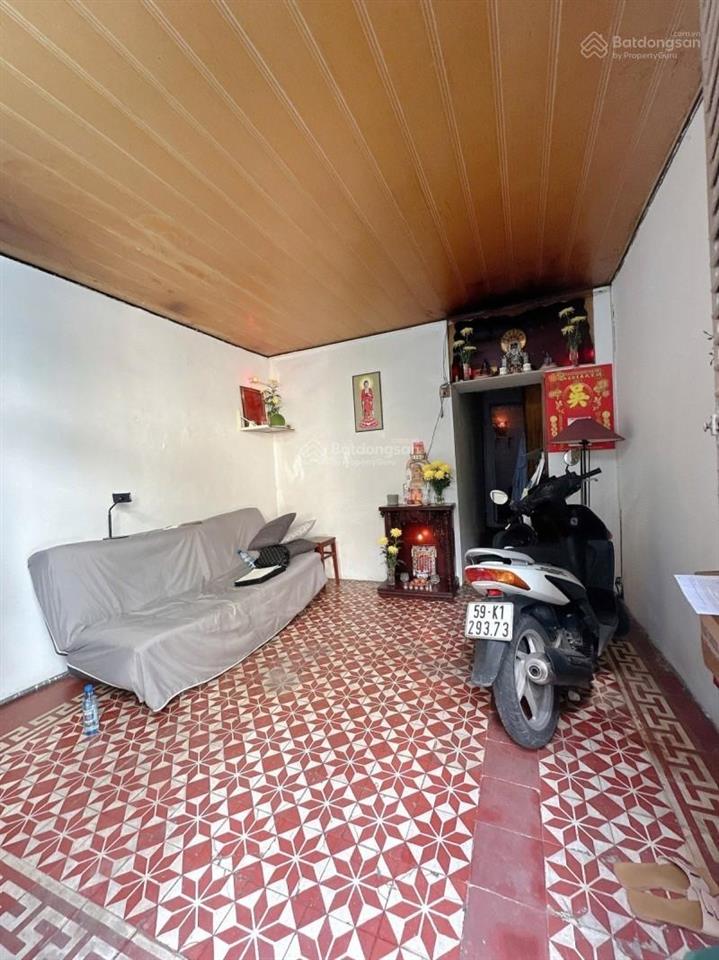 Võ văn kiệt  quận 1  nhà 2 tầng tiện xây mới  3,7x10m  sổ vuông  gần mặt tiền  trước nhà 3,5m