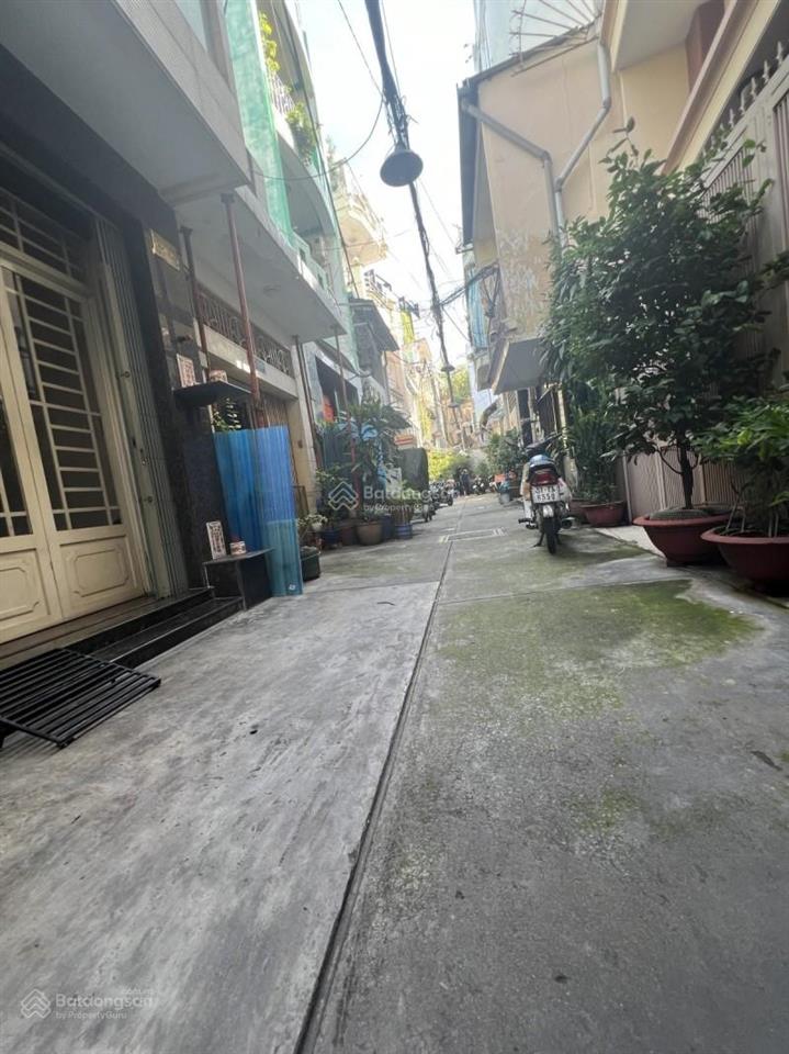 Võ văn kiệt  quận 1  nhà 2 tầng tiện xây mới  3,7x10m  sổ vuông  gần mặt tiền  trước nhà 3,5m