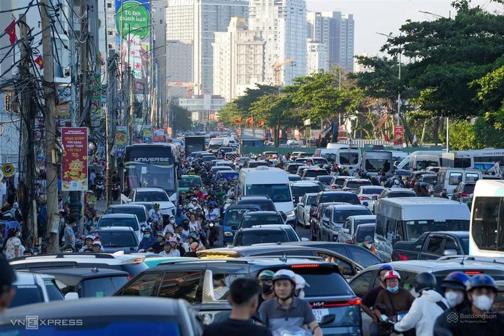 Bán 2.500 m2 đất xây khách sạn, chung cư cao tầng, mặt tiền bãi sau vũng tàu cách biển 500 mét