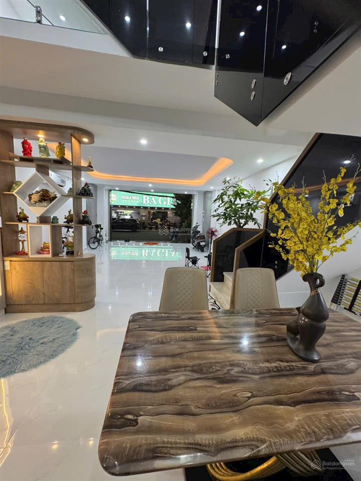 Bán nhà mặt tiền đường đồ chiểu ngay ngã tư sầm uất vị trí đắc địa rất hiếm căn bán sát biển