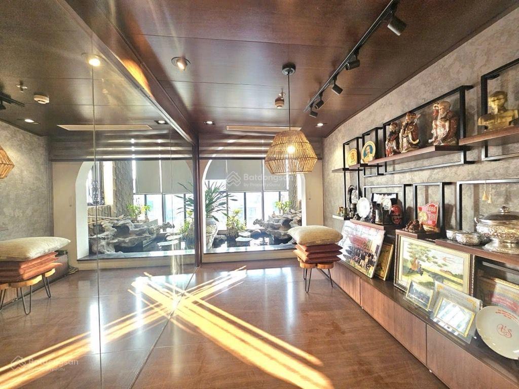 Trung tâm  vip  hiếm  thang máy xịn  kinh doanh