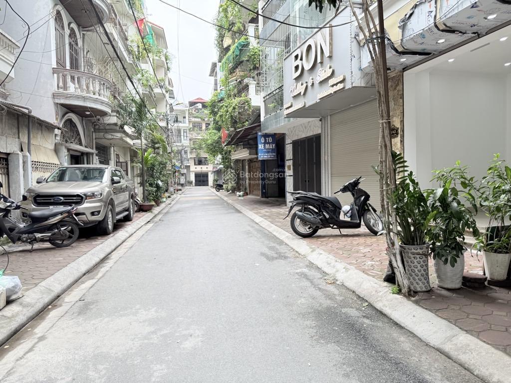 Kim đồng phân lô bàn cờ, vỉa hè ô tô đậu ngày đêm, tiện ích