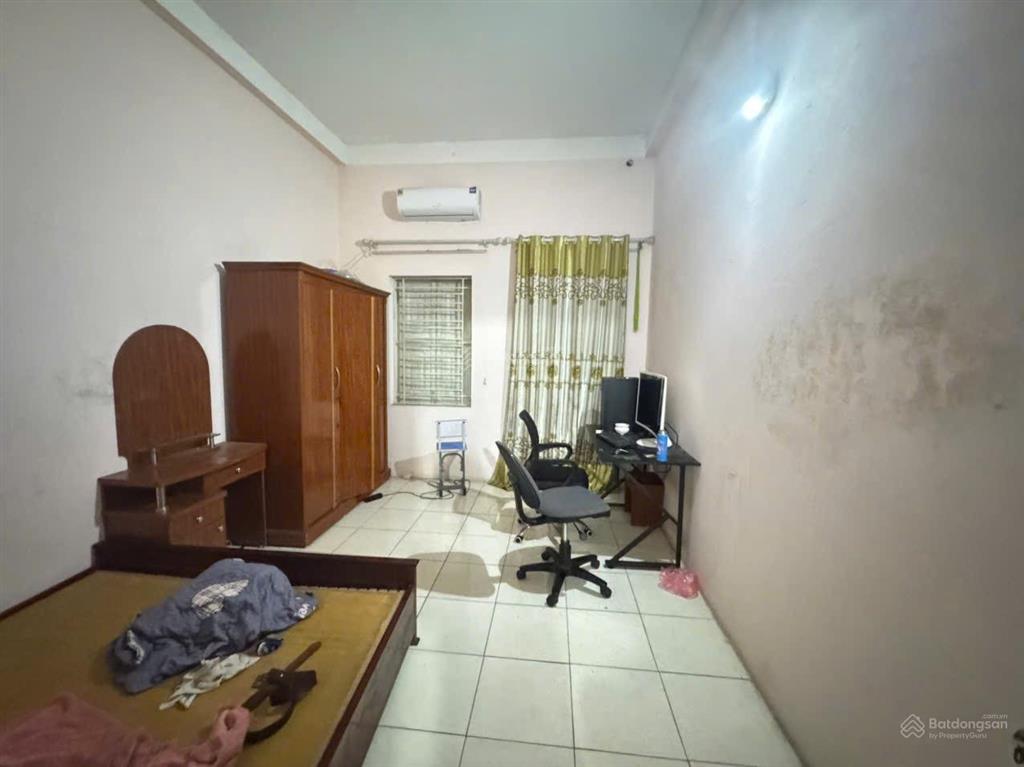 Bán nhà 3 tầng trung tâm thị trấn chi đông  cách chợ 100m  chỉ việc xách vali về ở