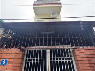 Bán nhà 3 tầng trung tâm thị trấn chi đông  cách chợ 100m  chỉ việc xách vali về ở