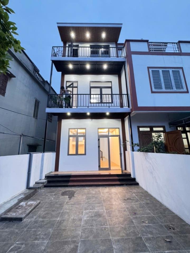 Bán nhà 3 tầng Chi Đông, Mê Linh Nhà mới, đầy đủ công năng. Gần đường Quang Minh và KCN