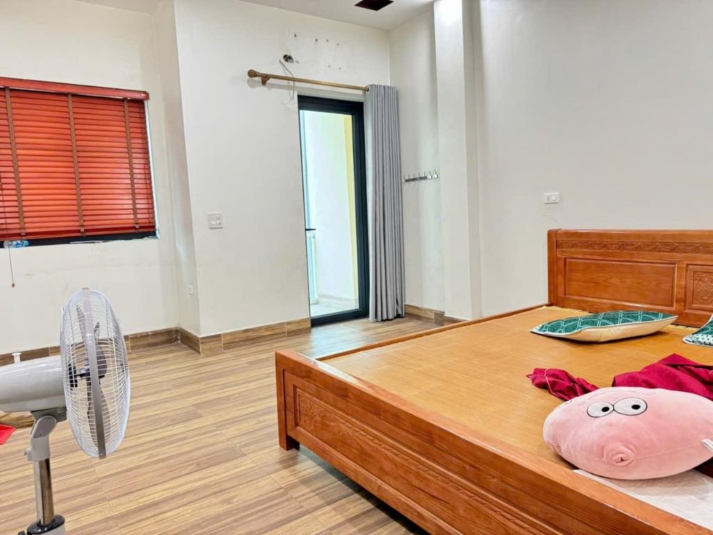Bán nhà 3 tầng trung tâm thị trấn Chi Đông, Mê Linh, mặt chợ kinh doanh sầm uất. DT 43m