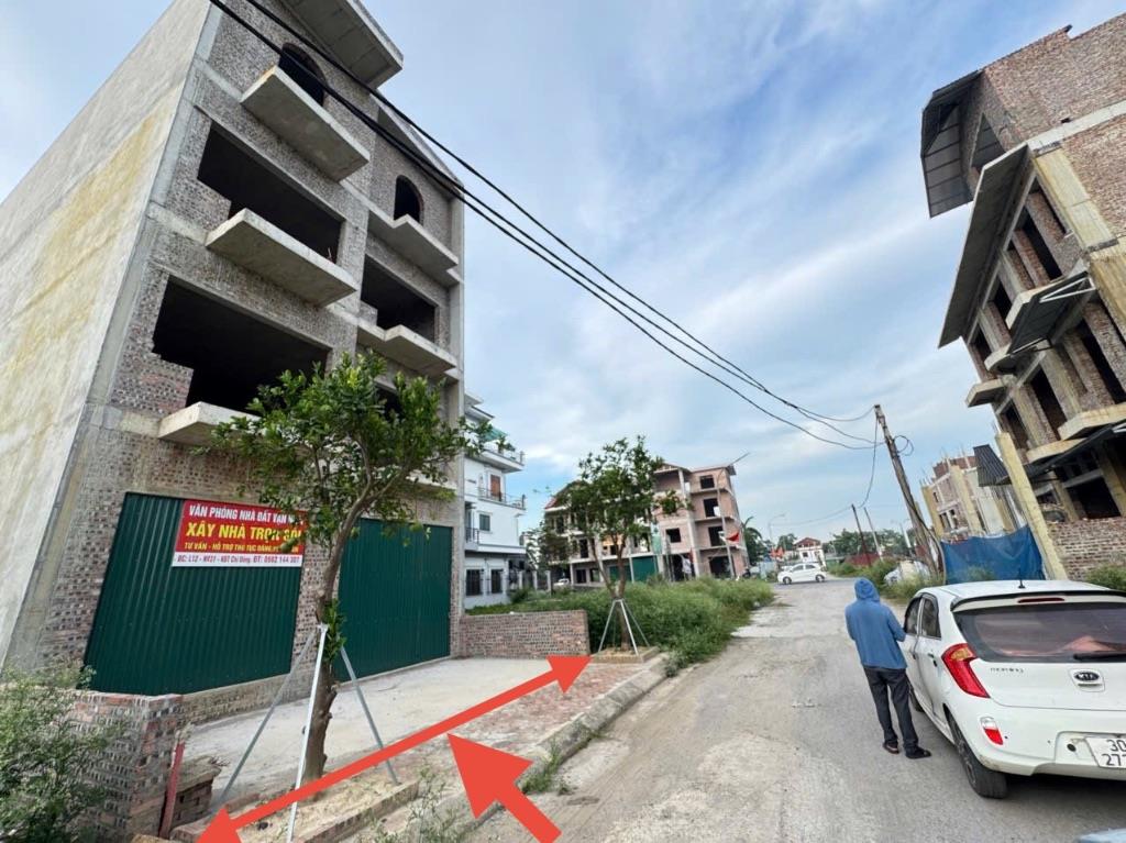 Bán đất khu đô thị Chi Đông, Mê Linh, Hà Nội. Sẵn nhà 3 tầng xây thô, sổ đỏ sang tên ngay