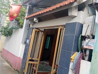 Bán nhà C4 tổ 6, Quang Minh, có gác xép, 2 phòng ngủ. Gần KCN.l DT 40m, chưa tới 3 tỷ