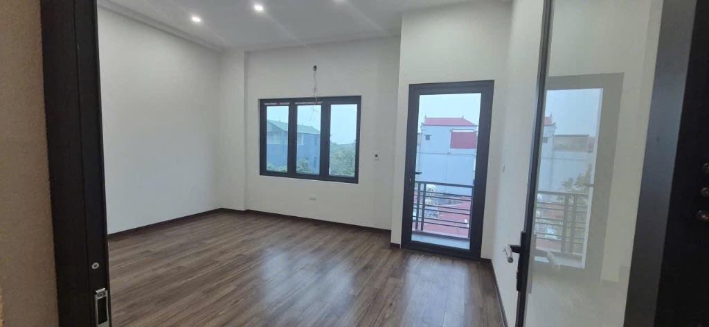 Bán Nhà 3 Tầng Mặt Chợ Chi Đông, Mê Linh - 43m2 Mặt Tiền 6m Kinh Doanh Đỉnh - Giá 4.5 Tỷ