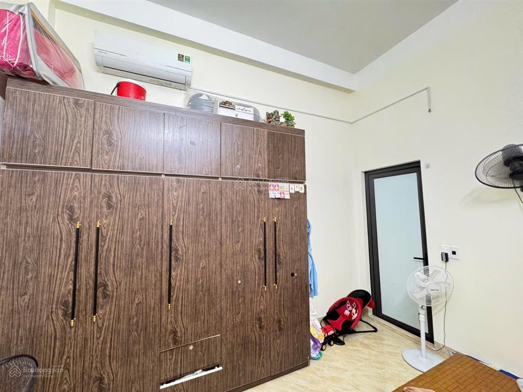 Nhỉnh 5 tỷ sở hữu ngay căn nhà 2 mặt thoáng 67m mê linh, giáp khu công nghiệp quang minh. mặt chợ