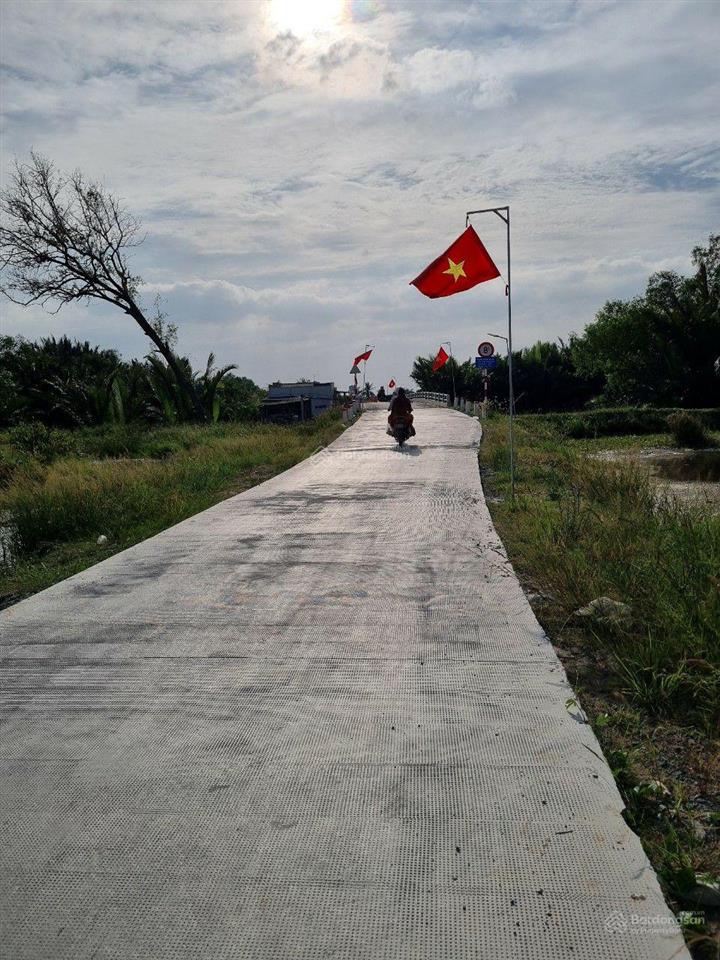Bán 1.235m2 thổ cư cần đước, sát sông vàm cỏ, pháp lý chuẩn, chốt trong tháng giêng tặng thêm đất