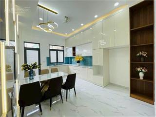 Bán nhà 3,5 tấm mặt tiền nguyễn triệu luật gần chợ bà hom