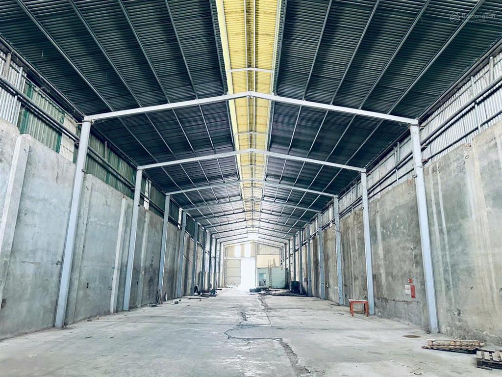 Cần cho thuê 1.700 m2 xưởng tại phú nghĩa  container đỗ cửa