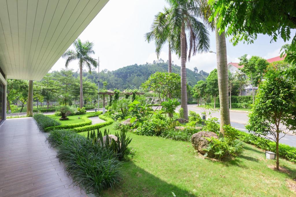 Chính chủ cần bán căn bt tại phoenix garden đơn lập 400m2 giá chỉ 70tr/m2.  0988 832 ***