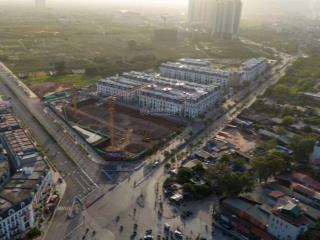 Chính chủ gửi bán căn góc chung cư 3pn hướng thành phố, giá chỉ 81tr/m2.  0988 832 ***