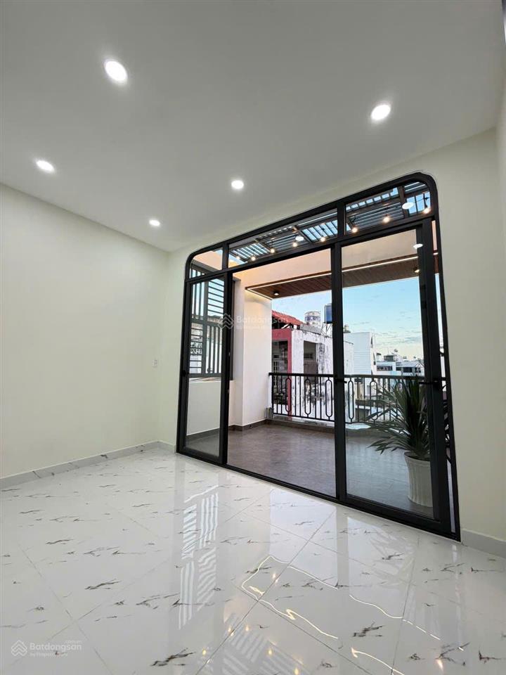 Nhà mới hẻm thông xe hơi hoàng bật đạt 4x11m, 3pn + phòng thờ, giá 7.5 tỷ, hh 1%