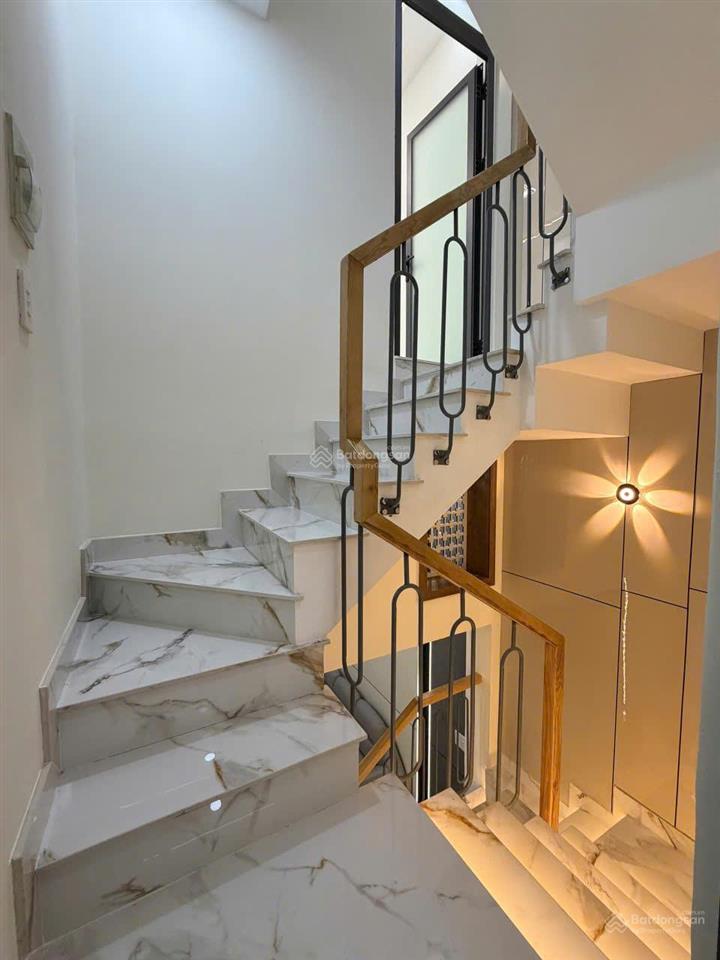 Nhà mới hẻm thông xe hơi hoàng bật đạt 4x11m, 3pn + phòng thờ, giá 7.5 tỷ, hh 1%