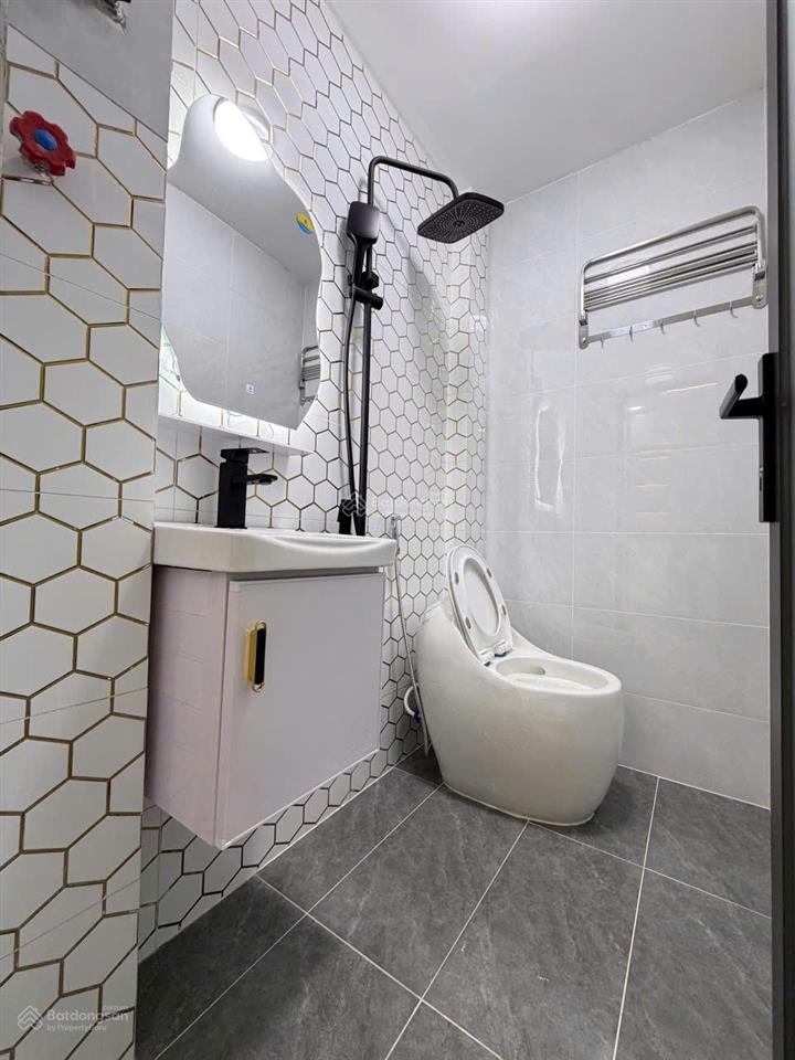 Nhà mới hẻm thông xe hơi hoàng bật đạt 4x11m, 3pn + phòng thờ, giá 7.5 tỷ, hh 1%