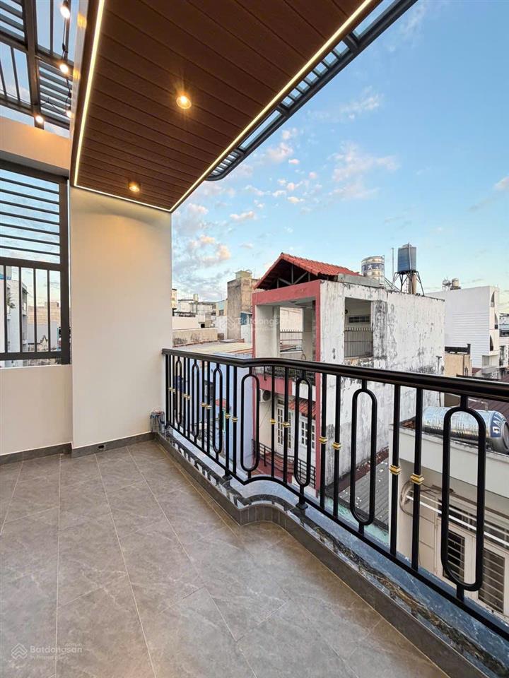 Nhà mới hẻm thông xe hơi hoàng bật đạt 4x11m, 3pn + phòng thờ, giá 7.5 tỷ, hh 1%