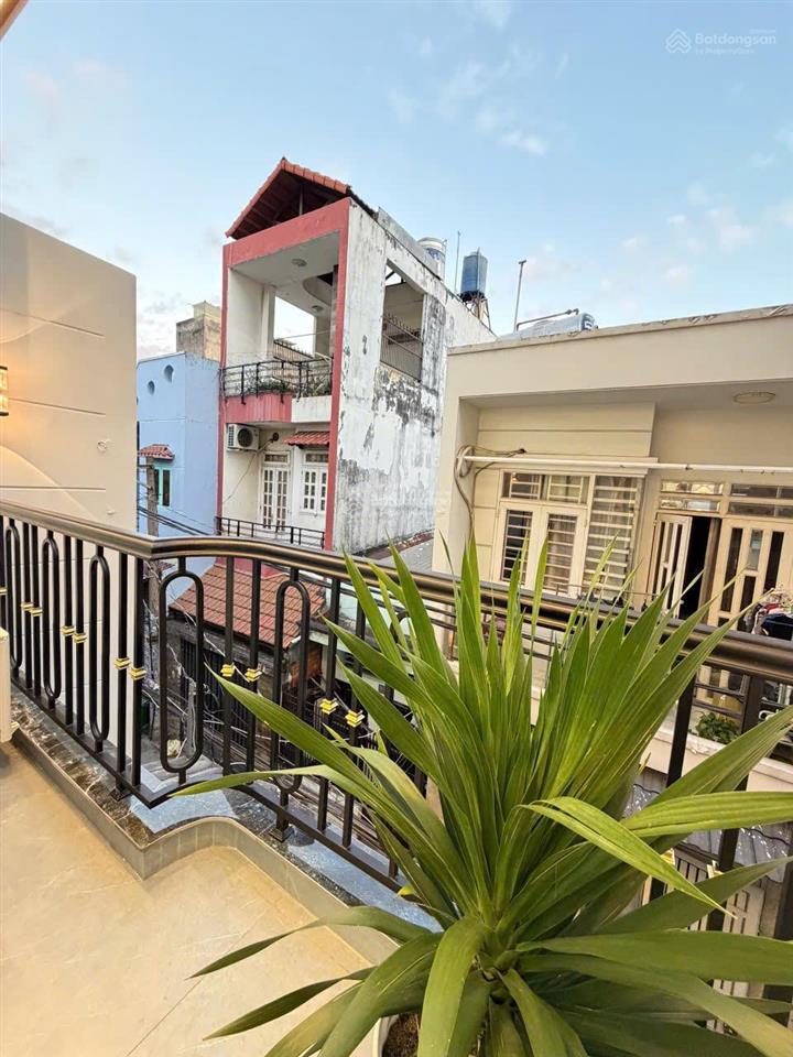 Nhà mới hẻm thông xe hơi hoàng bật đạt 4x11m, 3pn + phòng thờ, giá 7.5 tỷ, hh 1%