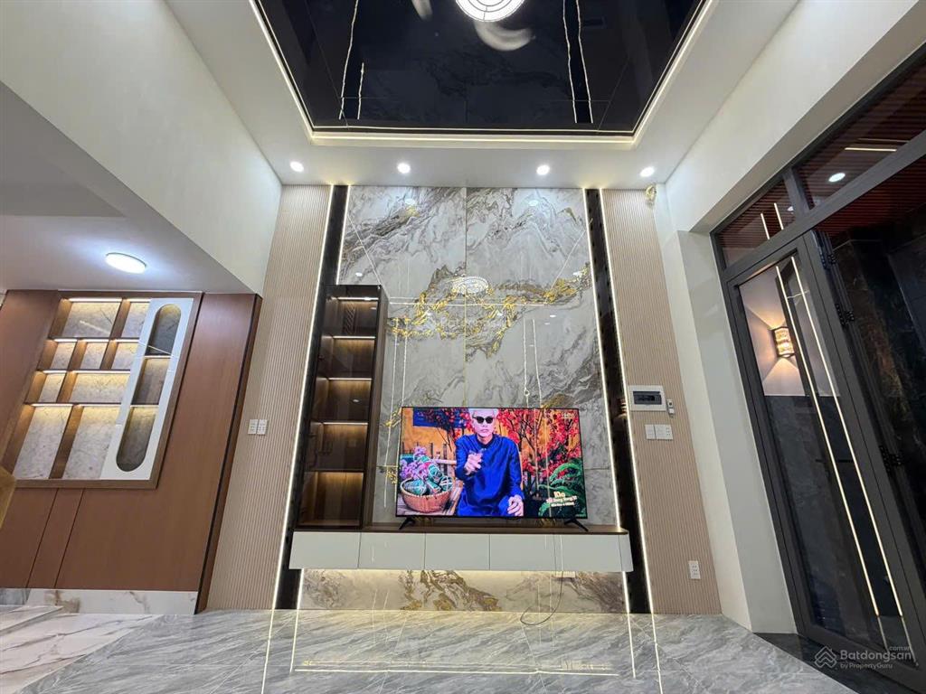 Nhà mới hẻm thông xe hơi hoàng bật đạt 4x11m, 3pn + phòng thờ, giá 7.5 tỷ, hh 1%