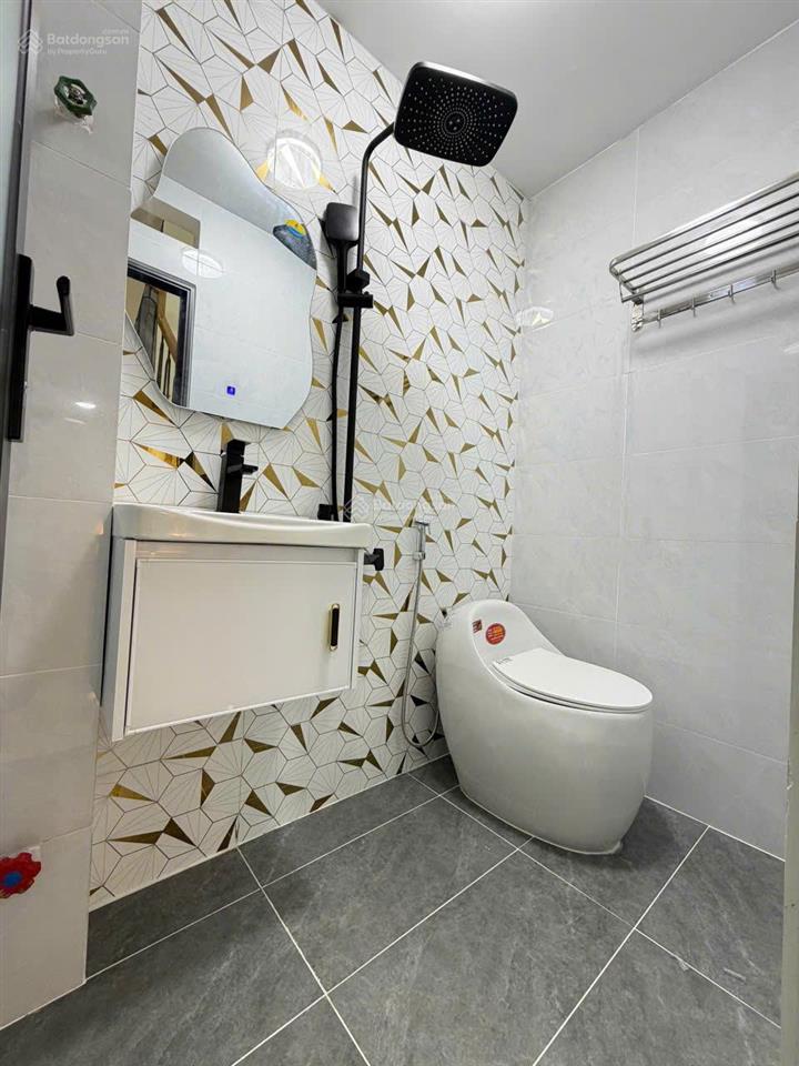 Nhà mới hẻm thông xe hơi hoàng bật đạt 4x11m, 3pn + phòng thờ, giá 7.5 tỷ, hh 1%