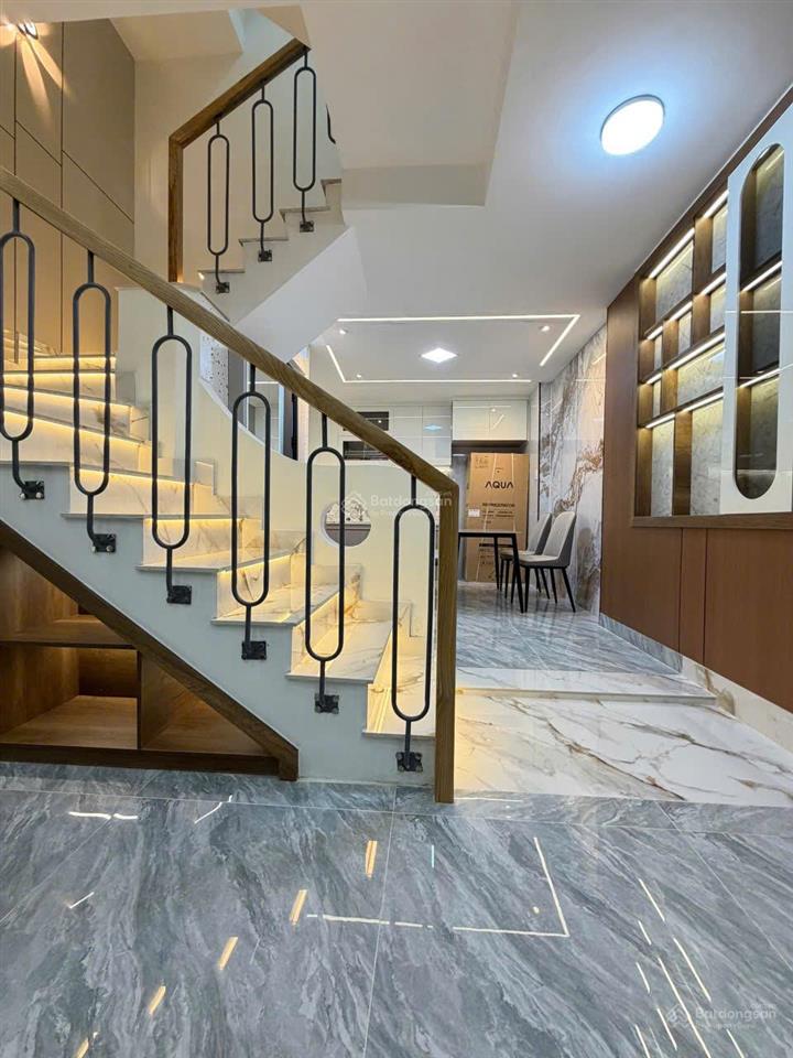 Nhà mới hẻm thông xe hơi hoàng bật đạt 4x11m, 4pn + phòng thờ, giá 7,35 tỷ thương lượng