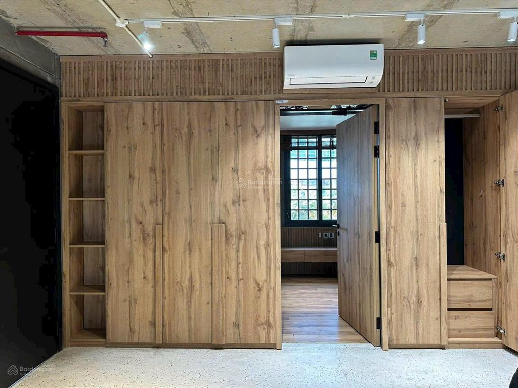 Cho thuê căn hộ 1pn hiện đại decor tone gỗ ấm cúng ngay cầu thị nghè