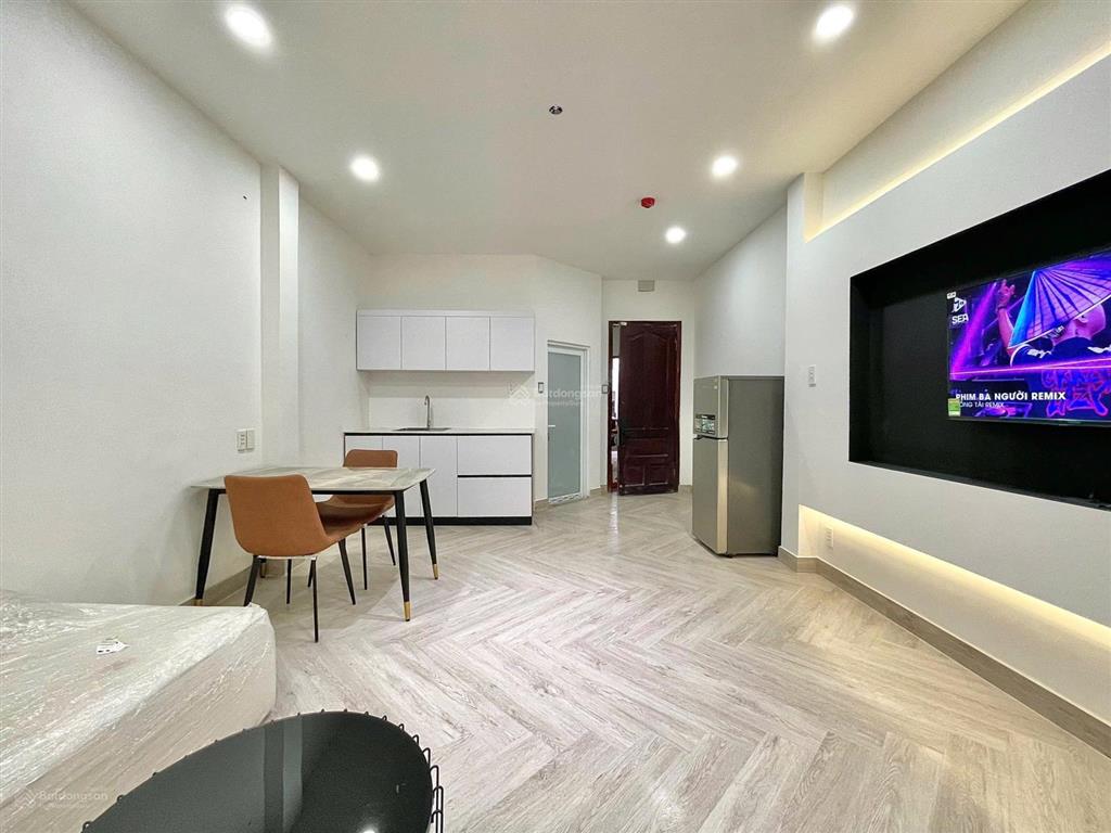 Trống lại căn hộ 1pn 50m² ban công đẹp leng keng ngay vòng xoay điện biên phủ q1  máy giặt riêng