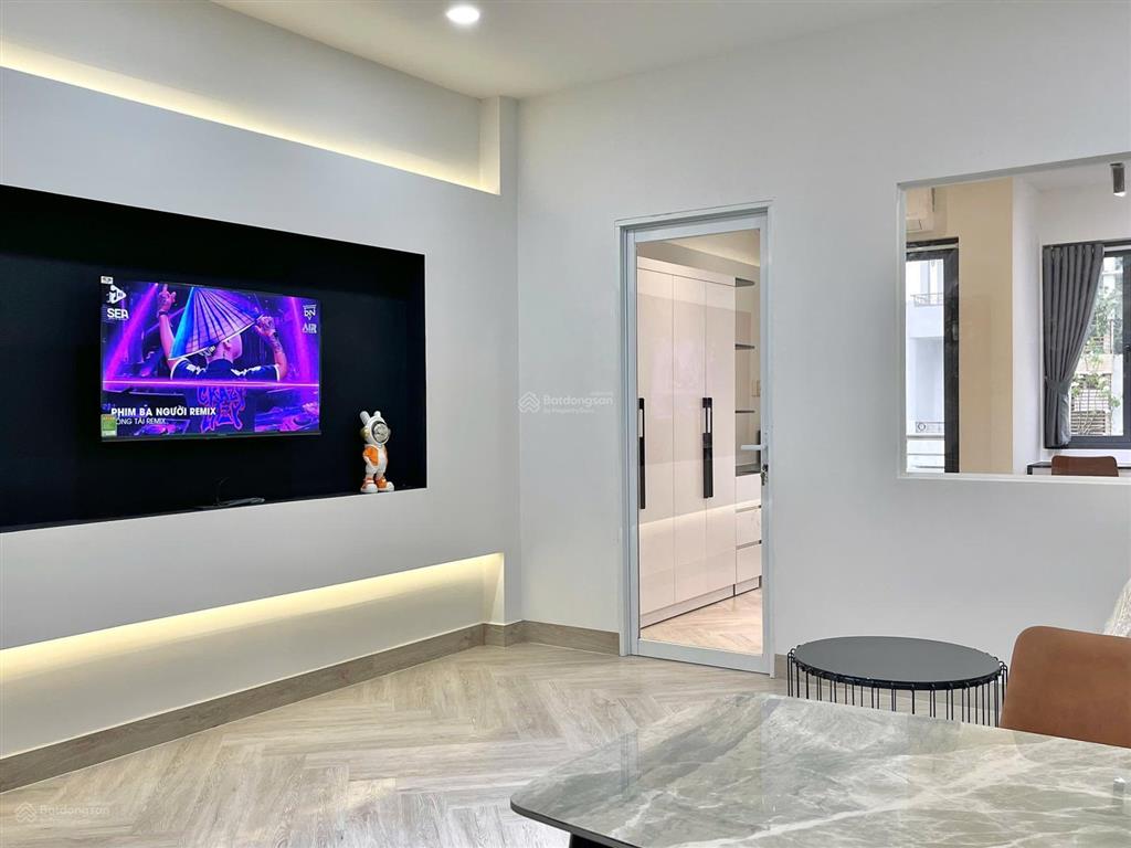Trống lại căn hộ 1pn 50m² ban công đẹp leng keng ngay vòng xoay điện biên phủ q1  máy giặt riêng