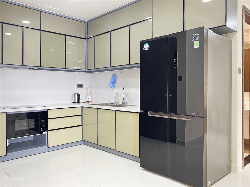Bán cực lỗ ch saigon royal 80m2  2pn  2wc full nội thất view thoáng mát giá chỉ 9tỷ  0931 337 ***