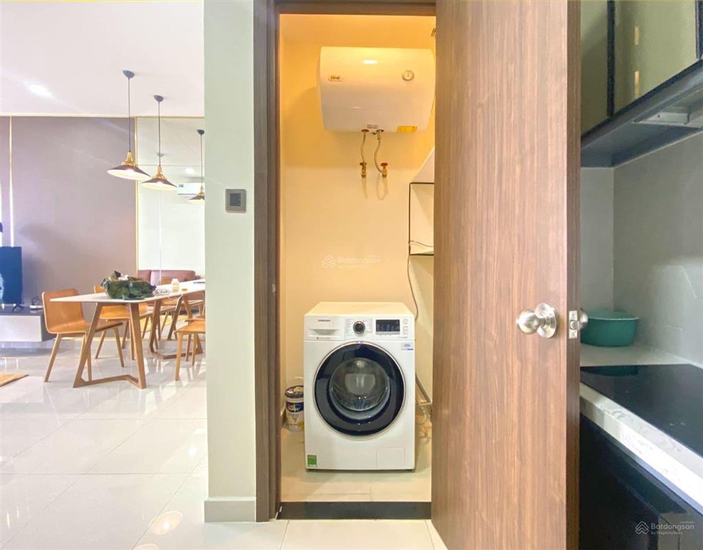 Bán cực lỗ ch saigon royal 80m2  2pn  2wc full nội thất view thoáng mát giá chỉ 9tỷ  0931 337 ***