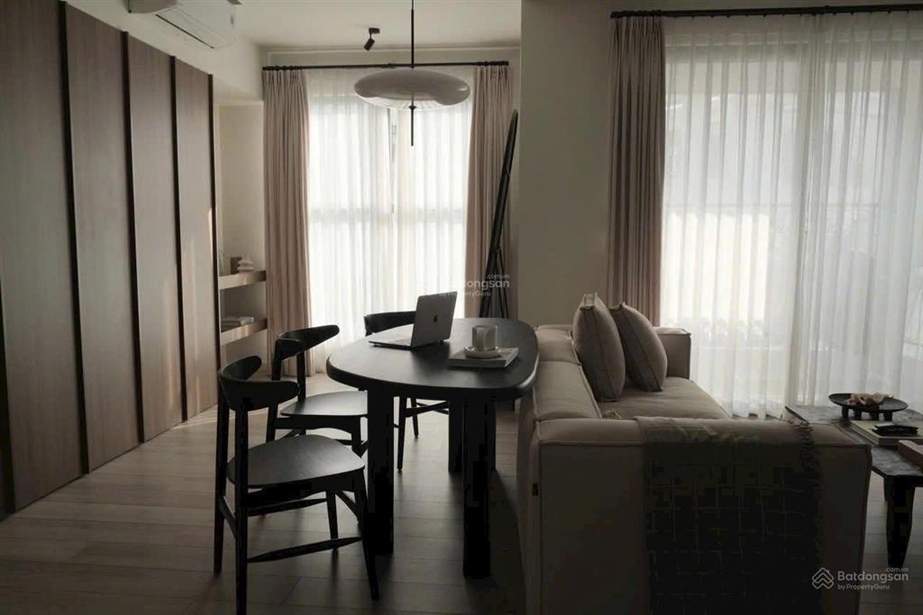 Cần bán gấp ch saigon royal 2pn  2wc  81m2 full nt  view thoáng mát giá chỉ 9 tỷ  0931 337 ***