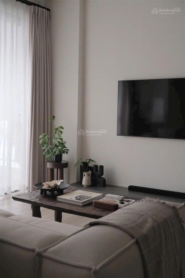 Cần bán gấp ch saigon royal 2pn  2wc  81m2 full nt  view thoáng mát giá chỉ 9 tỷ  0931 337 ***