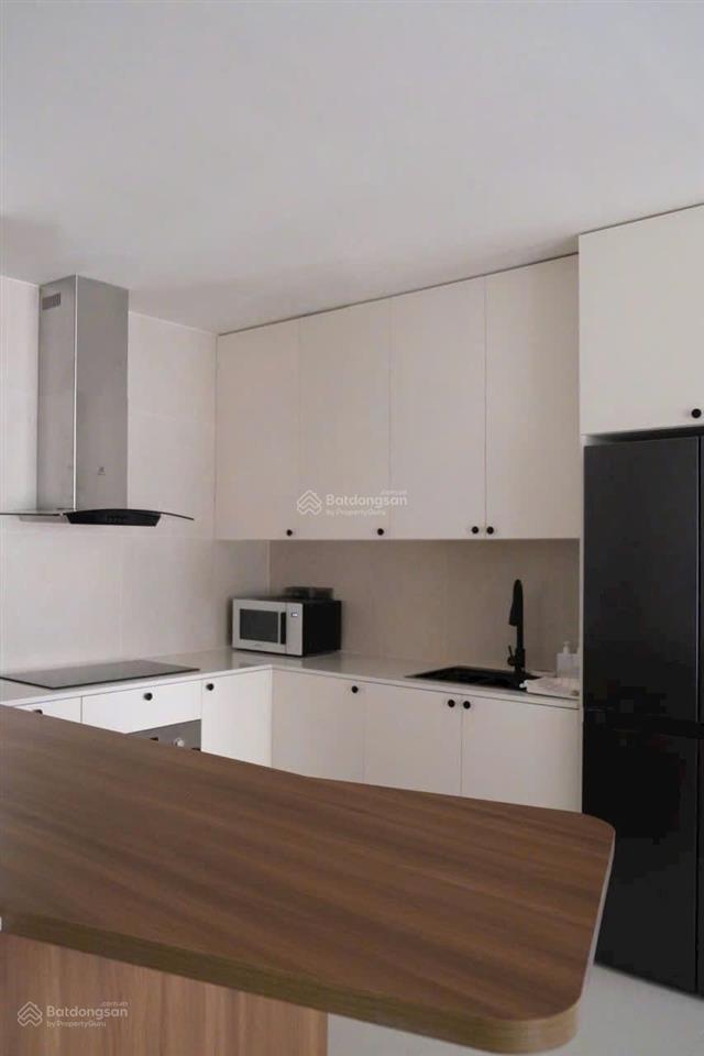 Cần bán gấp ch saigon royal 2pn  2wc  81m2 full nt  view thoáng mát giá chỉ 9 tỷ  0931 337 ***