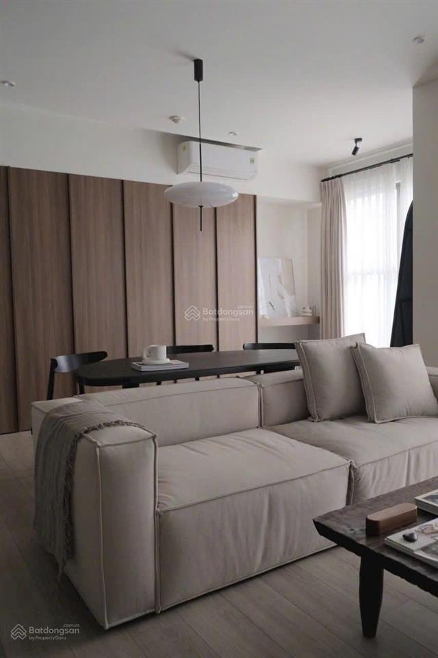 Cần bán gấp ch saigon royal 2pn  2wc  81m2 full nt  view thoáng mát giá chỉ 9 tỷ  0931 337 ***