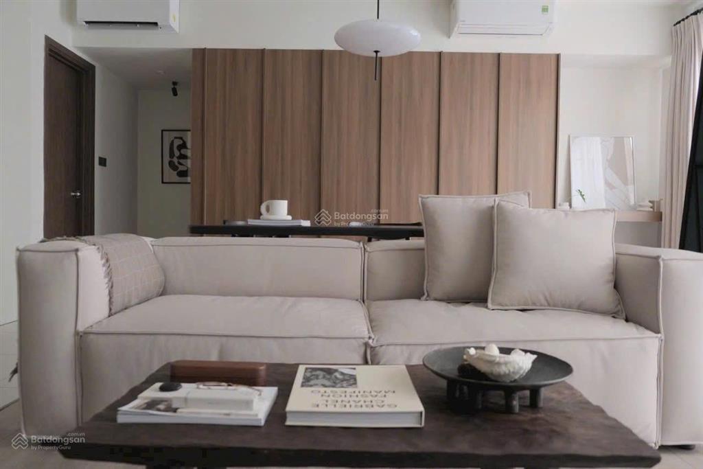 Cần bán gấp ch saigon royal 2pn  2wc  81m2 full nt  view thoáng mát giá chỉ 9 tỷ  0931 337 ***