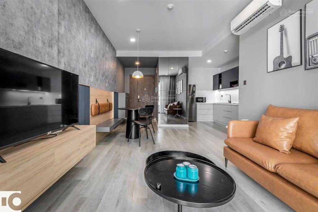 Bán gấp căn saigon royal 82m2  2pn 2wc view tầng cao thoáng mát giá chỉ 9,1 tỷ bao hết 0931 337 ***