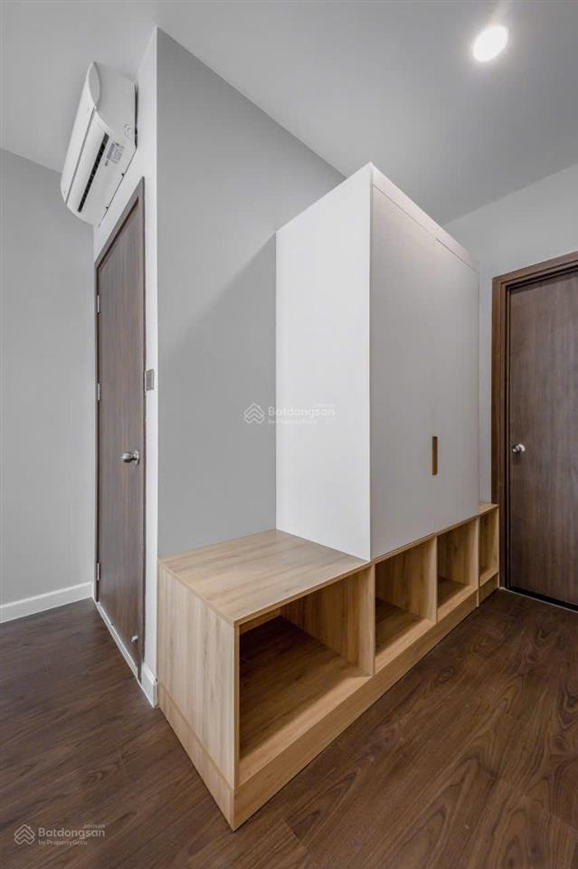 Bán gấp căn saigon royal 82m2  2pn 2wc view tầng cao thoáng mát giá chỉ 9,1 tỷ bao hết 0931 337 ***
