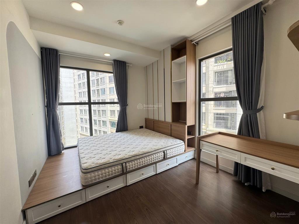 Bán gấp ch saigon royal 2pn 60m2 nội thất cao cấp view thoáng tầng cao giá chỉ 6,9 tỷ  0931 337 ***
