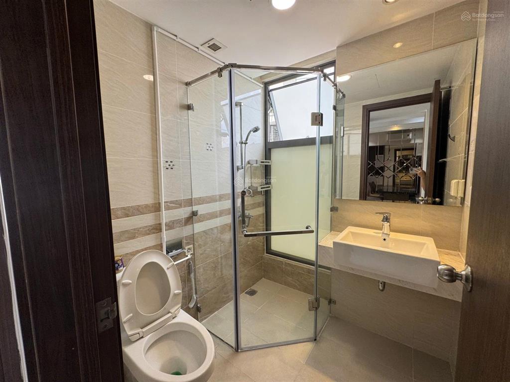 Bán gấp ch saigon royal 2pn 60m2 nội thất cao cấp view thoáng tầng cao giá chỉ 6,9 tỷ  0931 337 ***