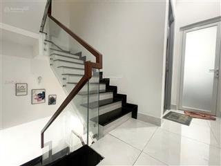 Bán nhà đẹp cách mạng tháng tám chỉ 7.299tỷ dt 4,5x10m, dtcn 46m2, 4 pn 3 wc  sân thượng