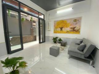 Nhà phố đẹp tân bình sát sân bay hơn 5 tỷ 52m nở hậu 3 tầng 4pn 4wc, dòng tiền 20tr hoàng văn thụ