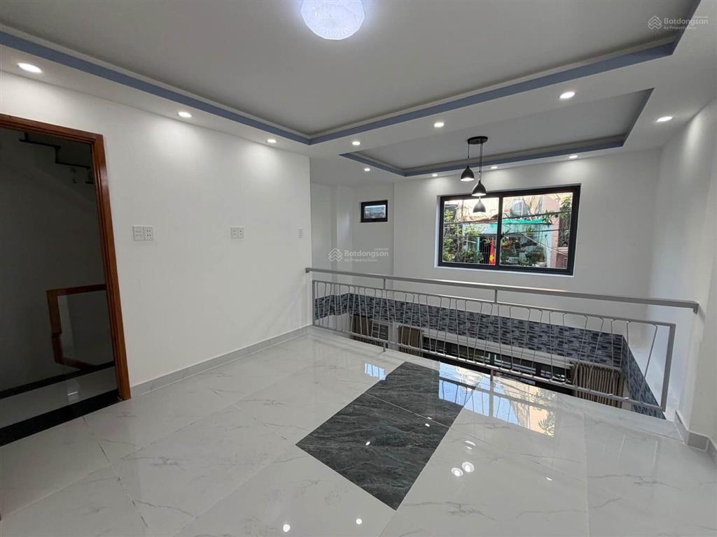 Phú nhuận hẻm xe hơi 5 tầng chỉ 9,99 tỷ
5 tầng btct 3pn sân thượng