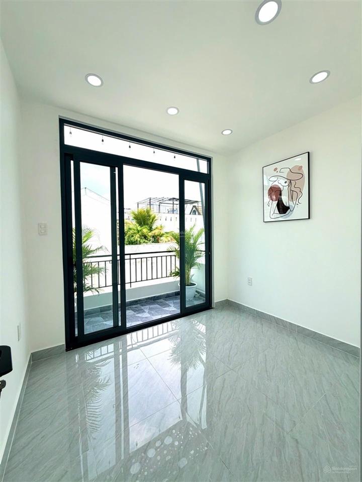 Bán nhà huỳnh văn bánh phú nhuận  chỉ hơn 5 tỷ  4 tầng  3pn  4wc