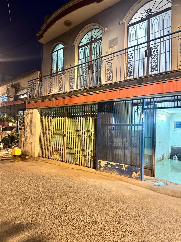 Chính chủ cần bán gấp nhà hẻm xe tải vào 10m. diện tích đất 93.6m2, ngang 10m, đang chia làm 2 căn.