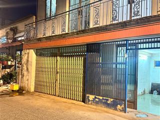 Chính chủ cần bán gấp nhà hẻm xe tải vào 10m. diện tích đất 93.6m2, ngang 10m, đang chia làm 2 căn.